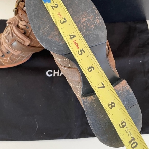100% Authentic Chanel Brown Suede Combat Boots size 37.5 / 7 w/ BOX and dust bag - Picture 11 of 11